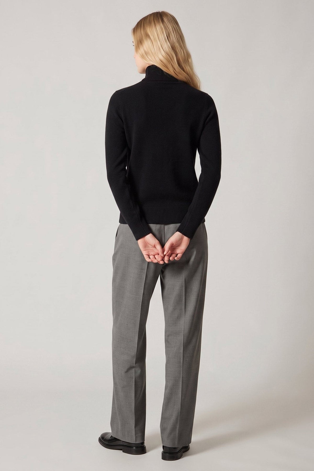 Dolcevita in Maglia Rasata in Puro Cashmere Nero
