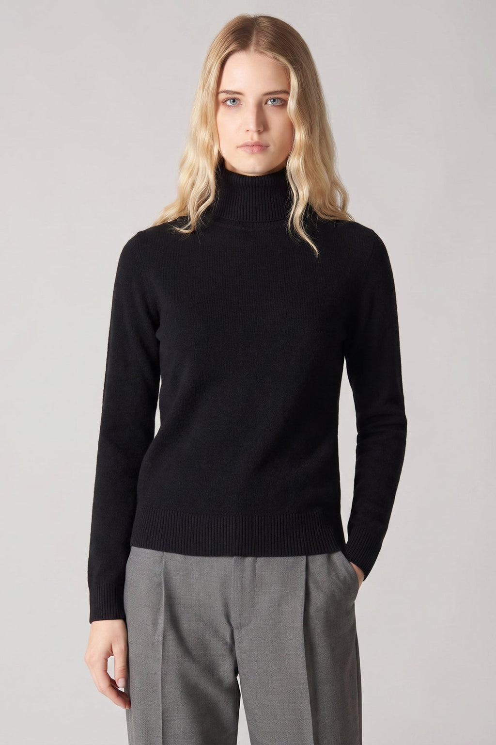 Dolcevita in Maglia Rasata in Puro Cashmere Nero