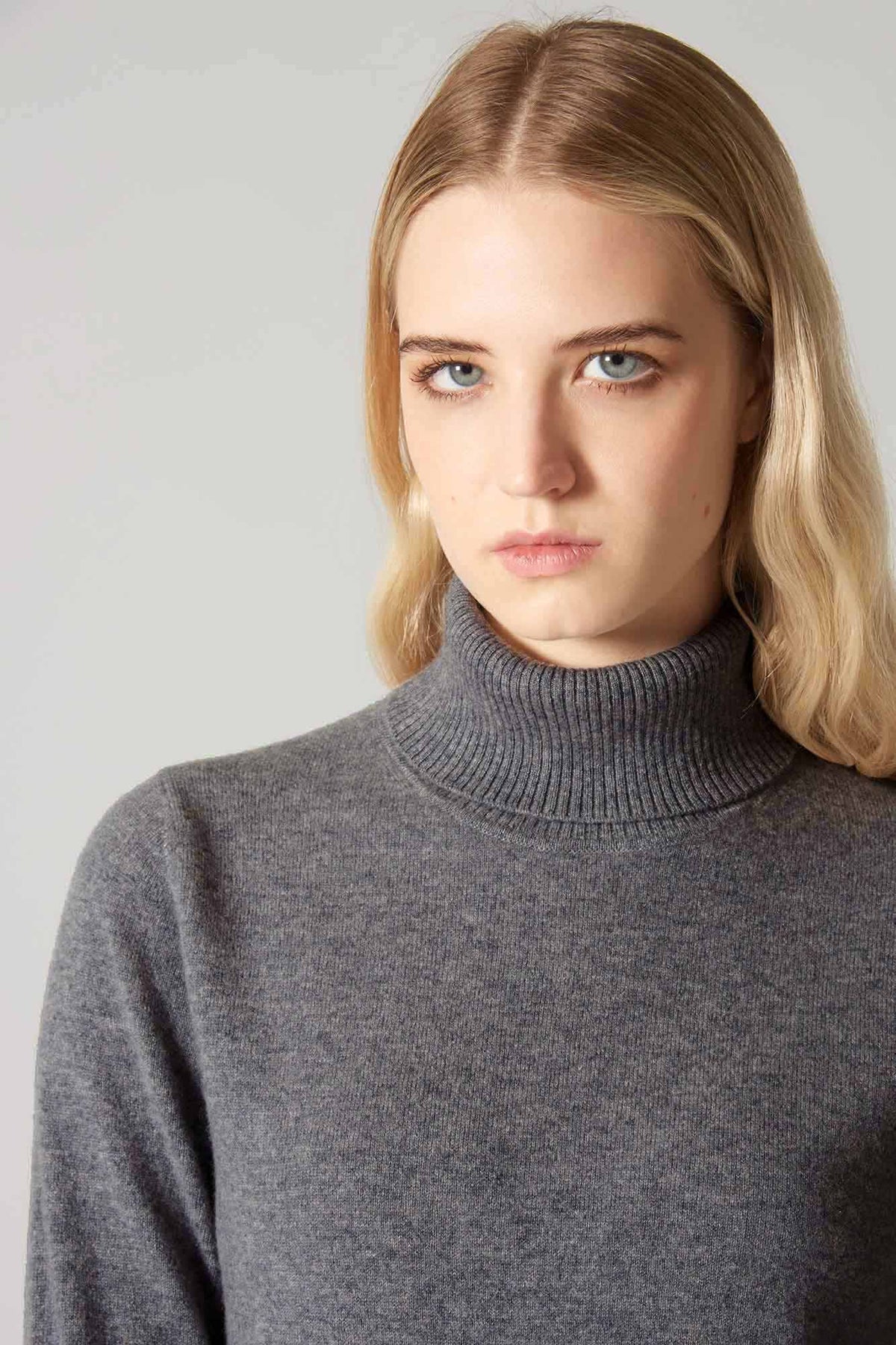 Dolcevita in Maglia Rasata in Puro Cashmere Derby