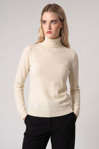 Dolcevita in Maglia Rasata in Puro Cashmere Latte
