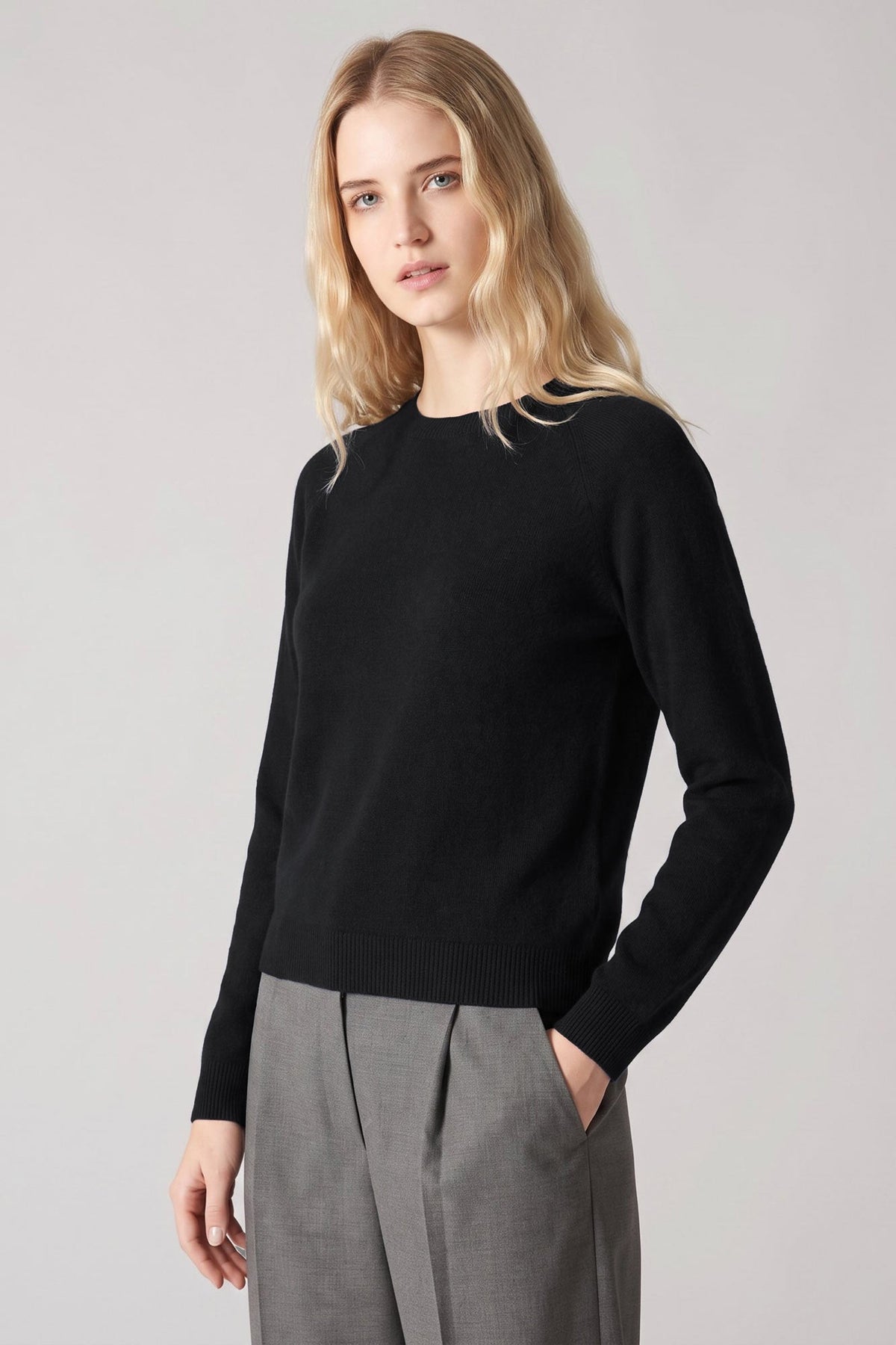 Girocollo Manica Raglan in Puro Cashmere Nero