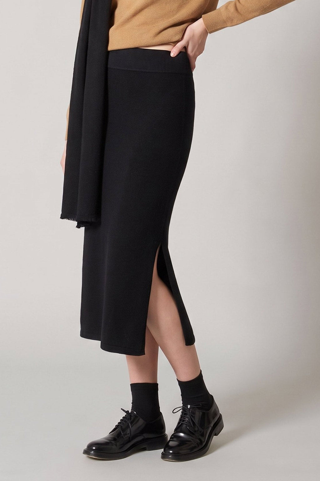 Gonna a Tubo con Spacco in Puro Cashmere Nero