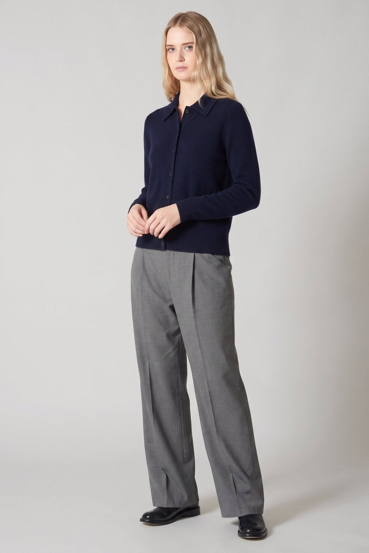 Cardigan collo a Camicia con gros-grain in Puro Cashmere Notte