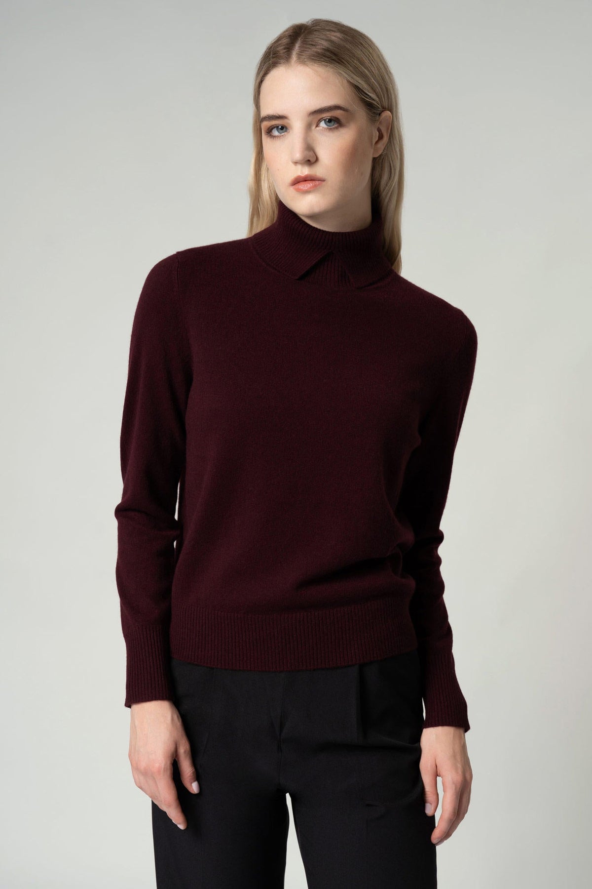 Dolcevita con Spacchetto in Puro Cashmere Mocha