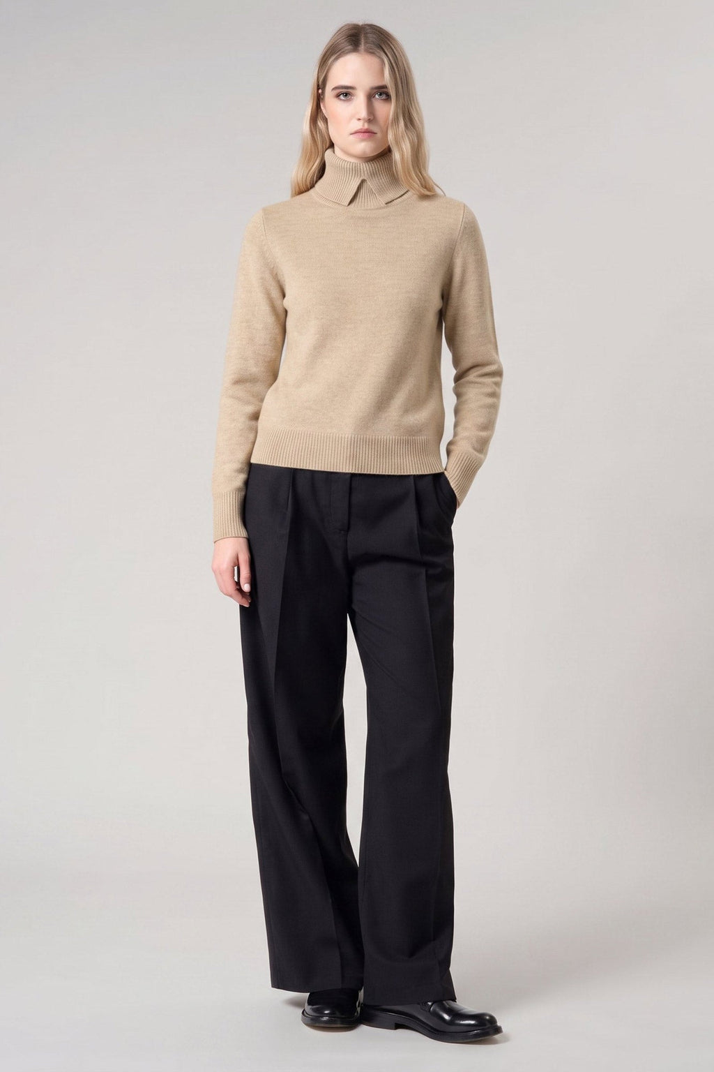 Dolcevita con Spacchetto in Puro Cashmere Avena