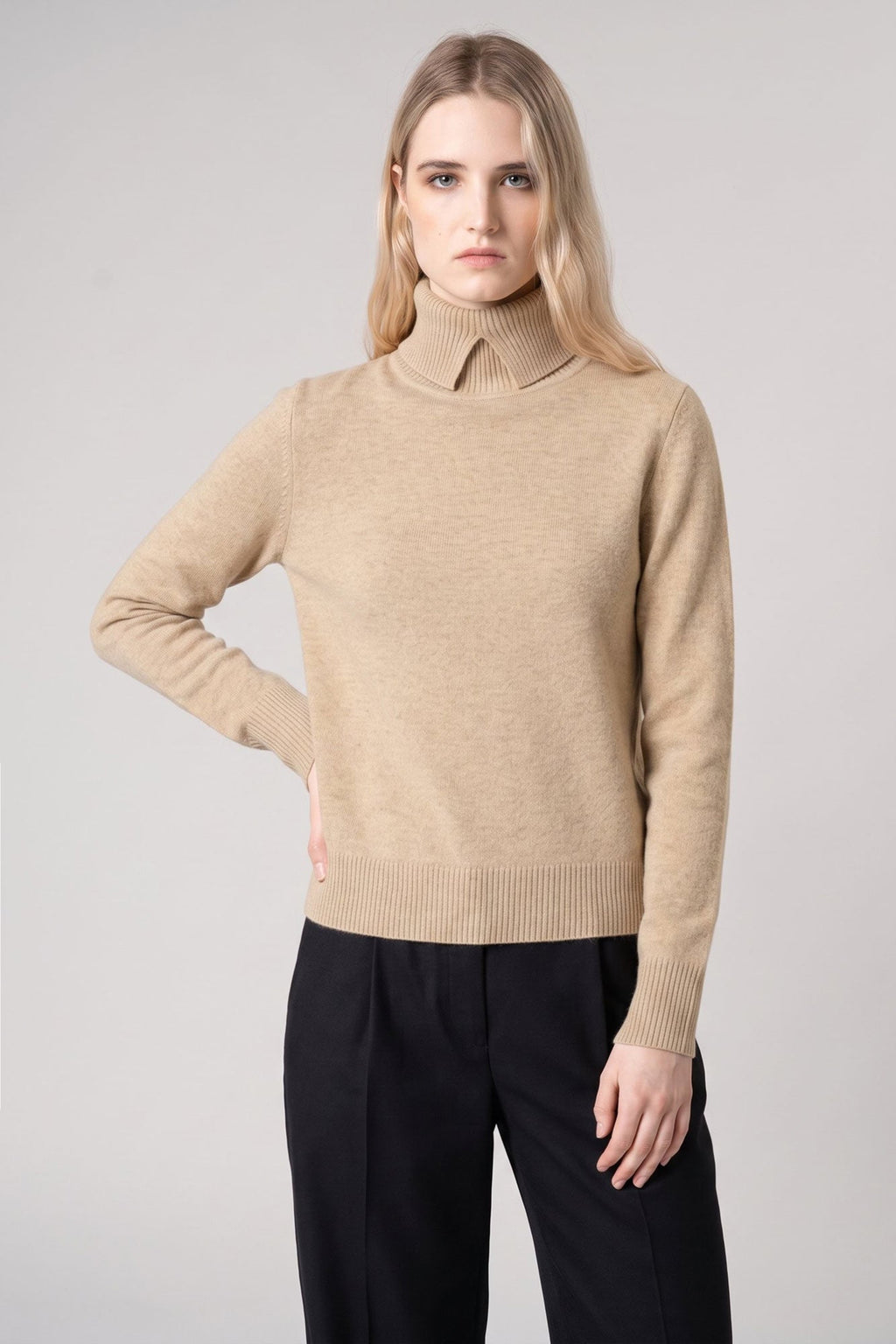 Dolcevita con Spacchetto in Puro Cashmere Avena