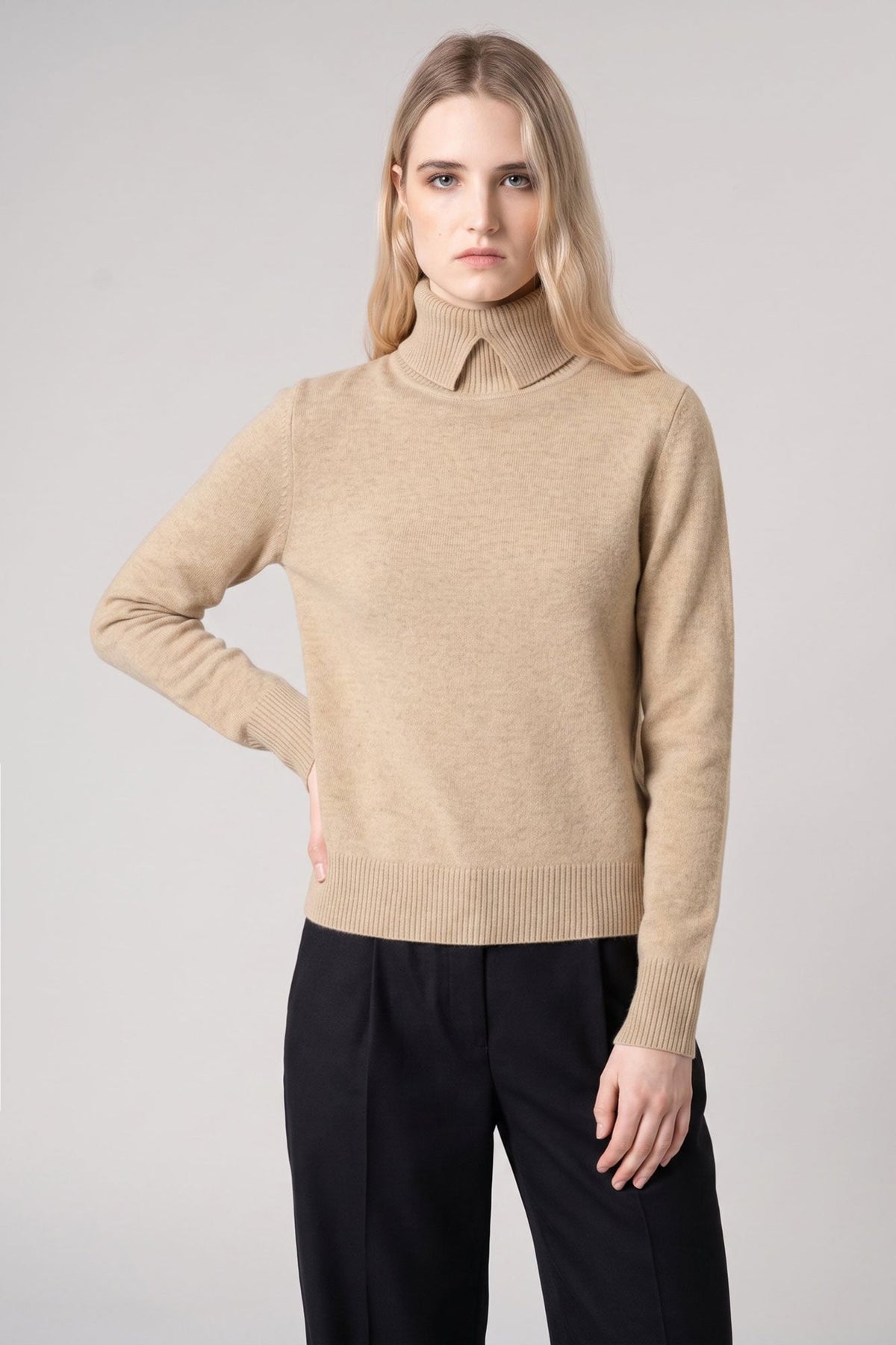 Dolcevita con Spacchetto in Puro Cashmere Avena