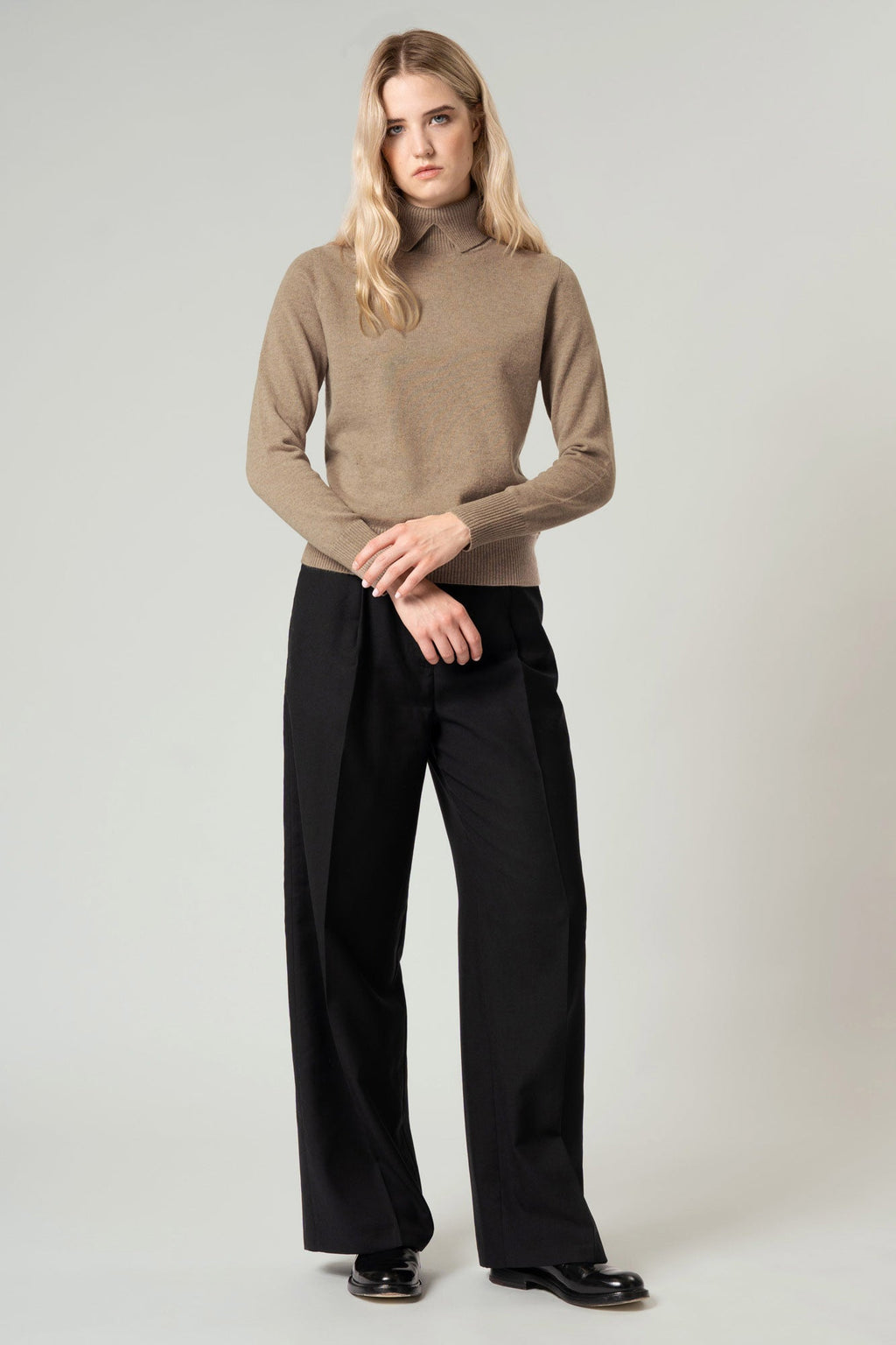 Dolcevita con Spacchetto in Puro Cashmere Dune