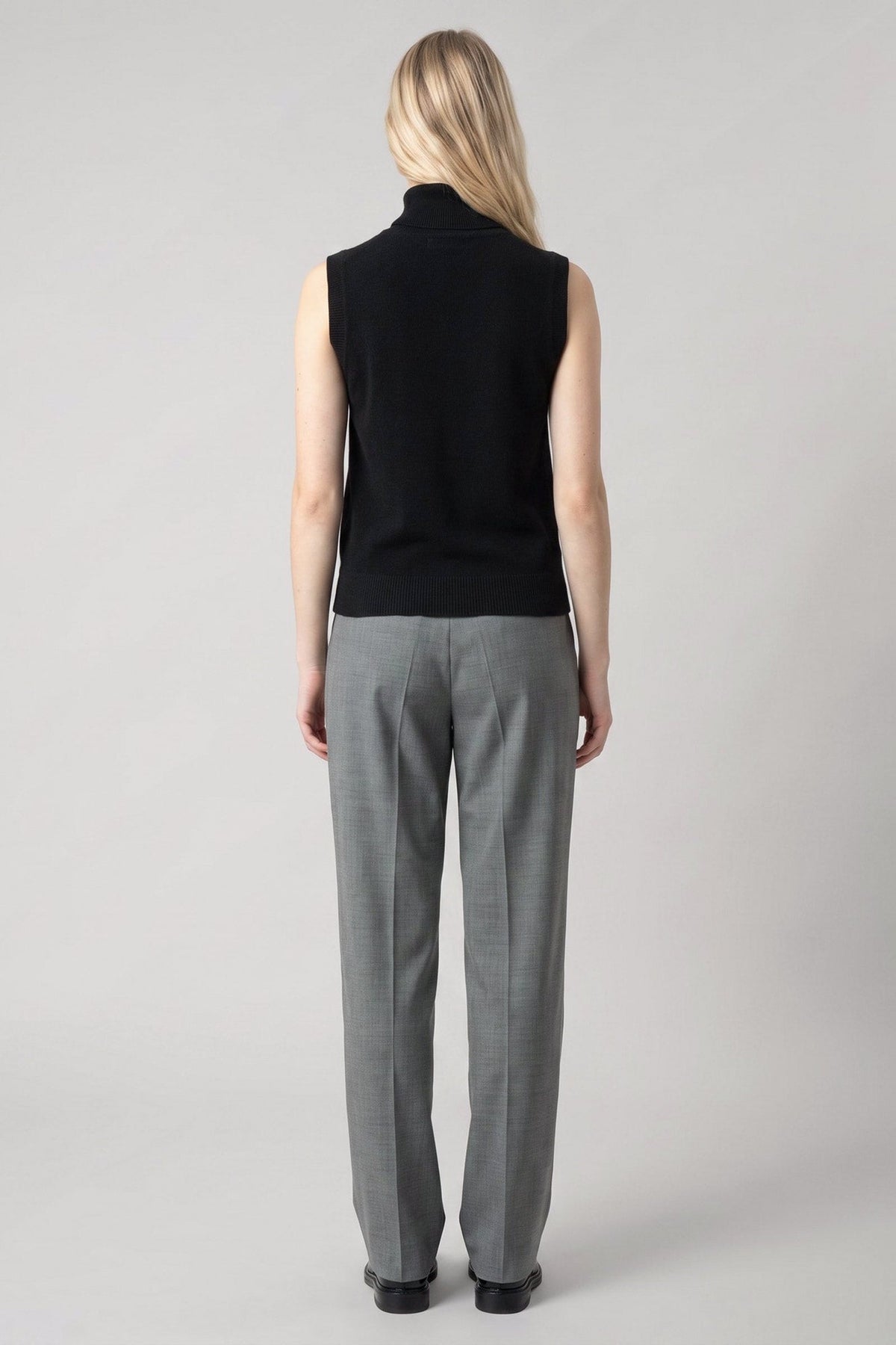 Dolcevita Senza Maniche in Puro Cashmere Nero