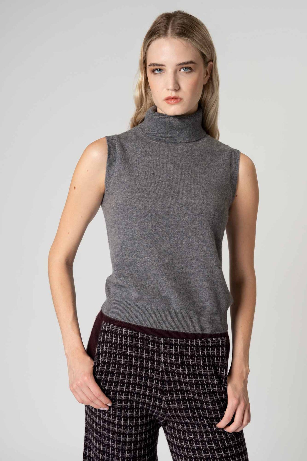 Dolcevita Senza Maniche in Puro Cashmere Derby