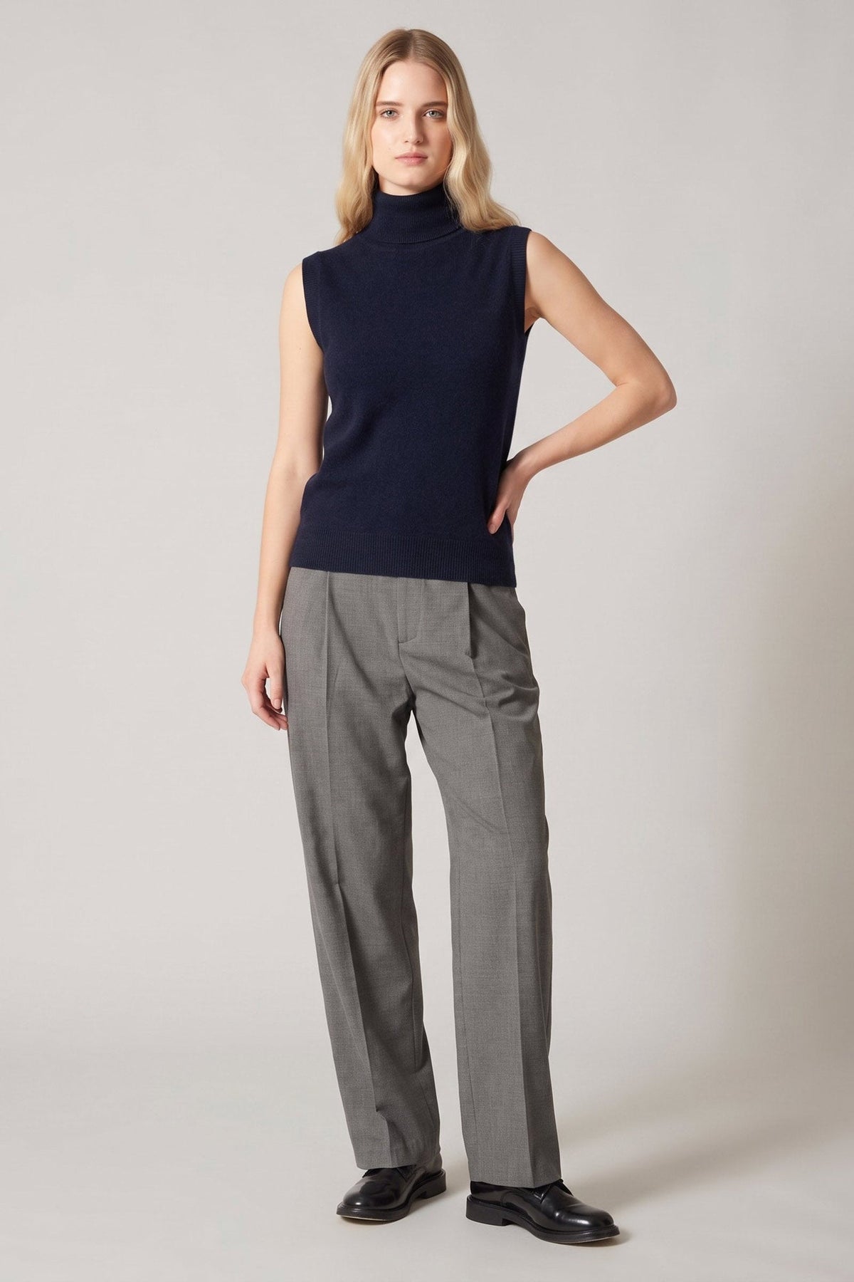 Dolcevita Senza Maniche in Puro Cashmere Notte