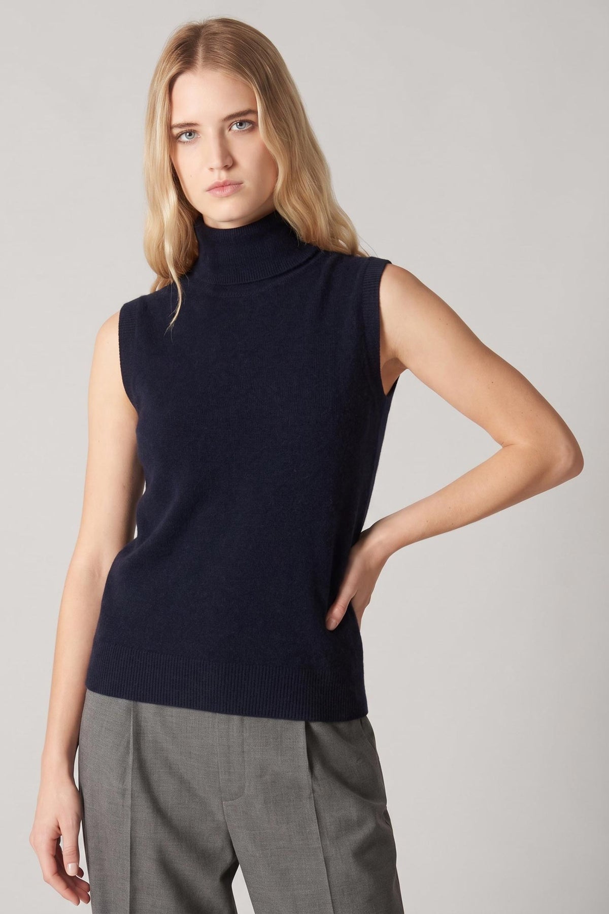 Dolcevita Senza Maniche in Puro Cashmere Notte