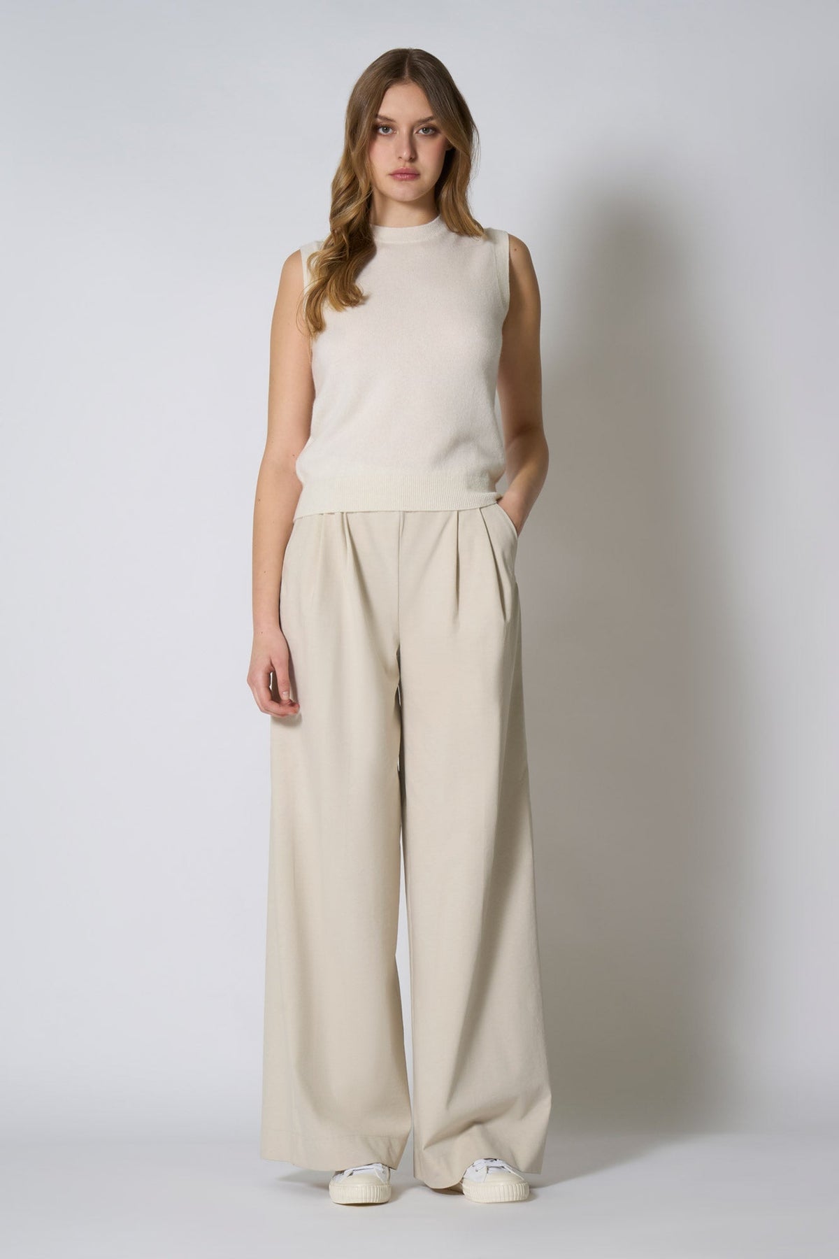 Girocollo Senza Maniche in Puro Cashmere Latte