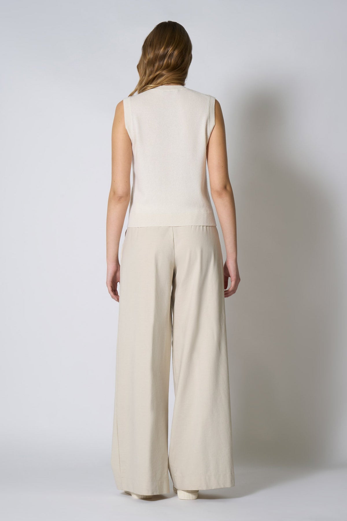Girocollo Senza Maniche in Puro Cashmere Latte