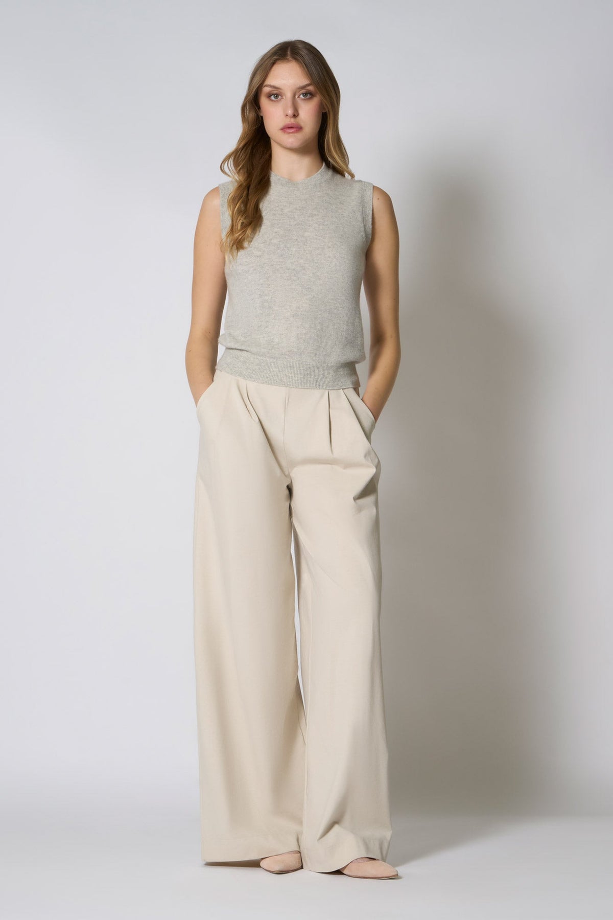 Girocollo Senza Maniche in Puro Cashmere Grigio Perla