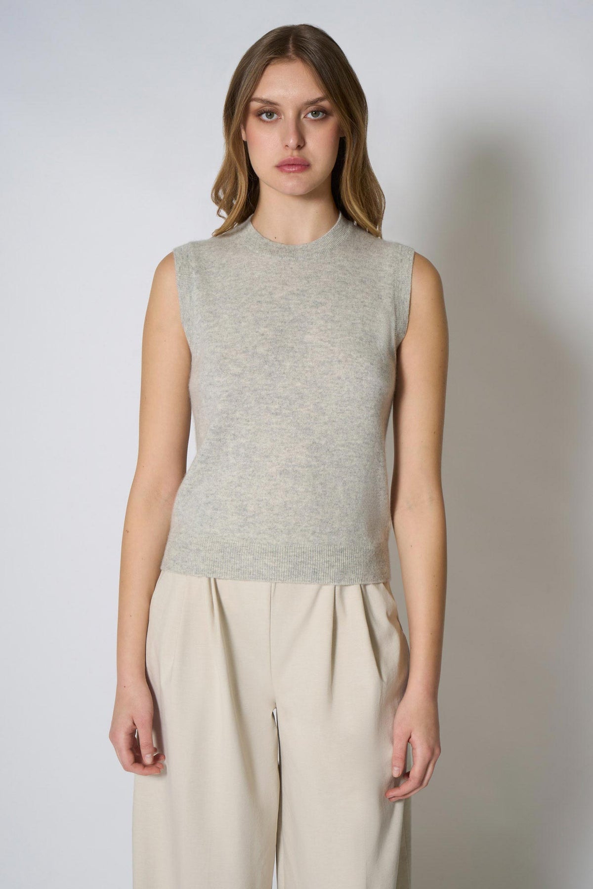 Girocollo Senza Maniche in Puro Cashmere Grigio Perla