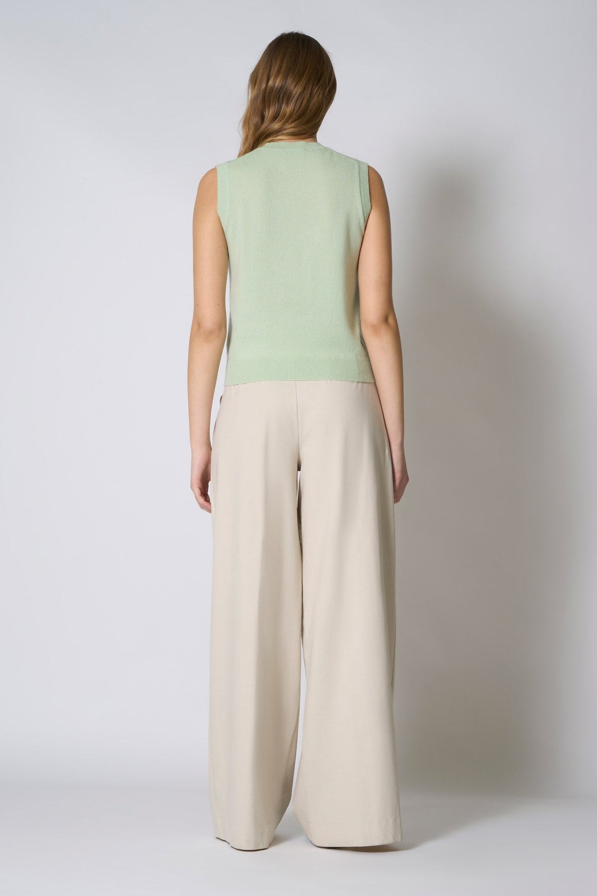 Girocollo Senza Maniche in Puro Cashmere Verde Pastello