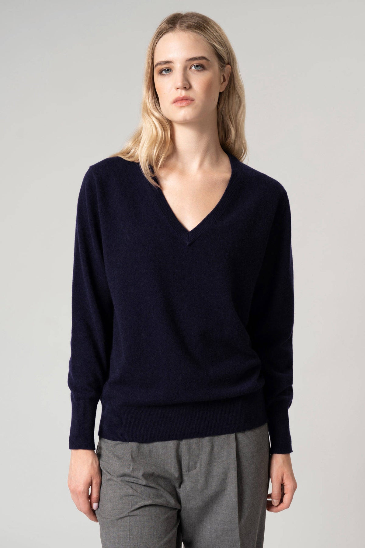 Pullover Scollo a V in Puro Cashmere Notte