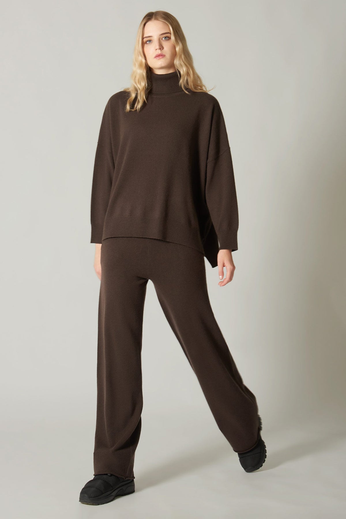 Dolcevita Over in Puro Cashmere Mocha