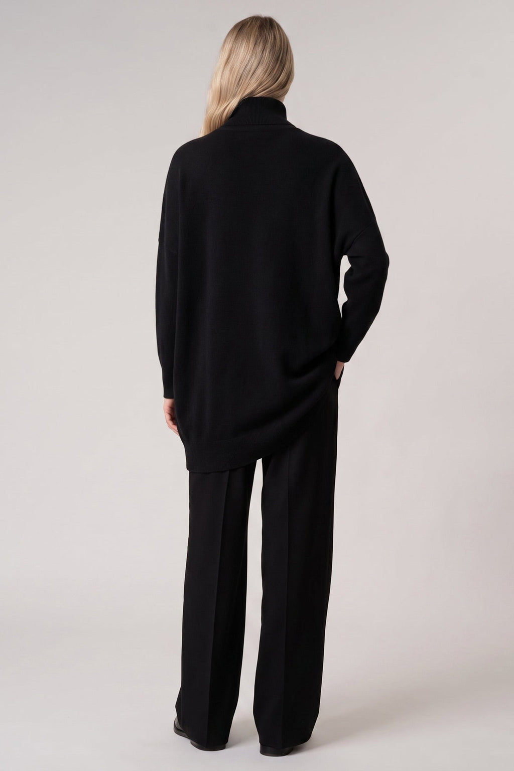 Dolcevita Maxi con Tasca in Puro Cashmere Nero