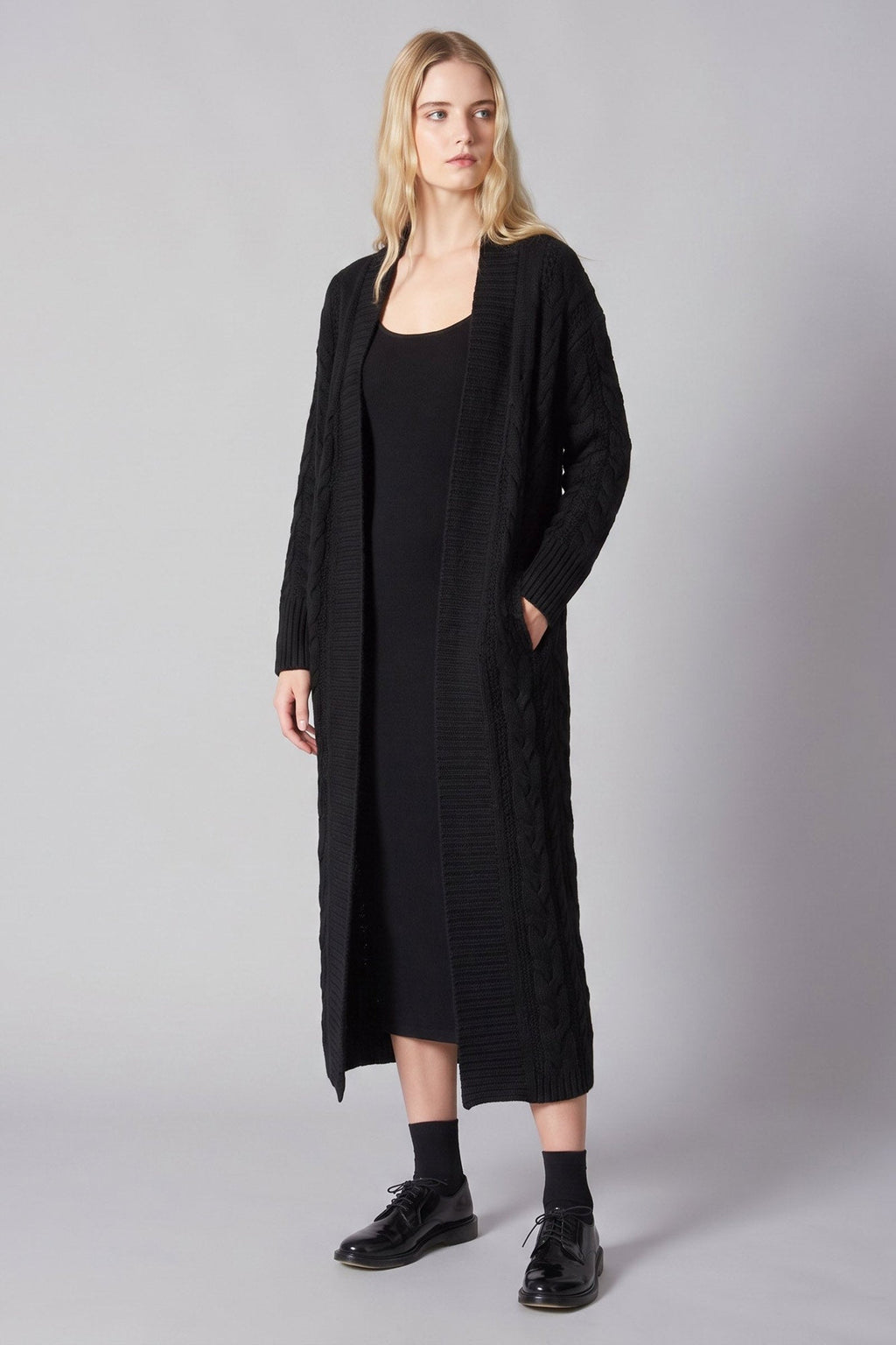 Cappotto a Trecce in Puro Cashmere Nero