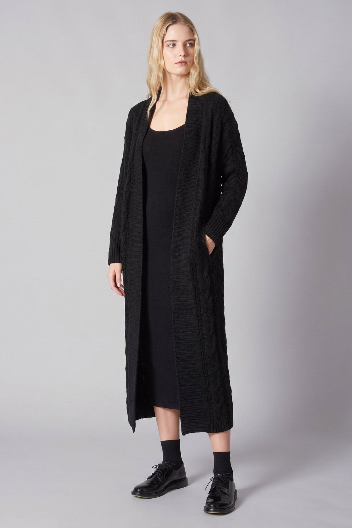 Cappotto a Trecce in Puro Cashmere Nero