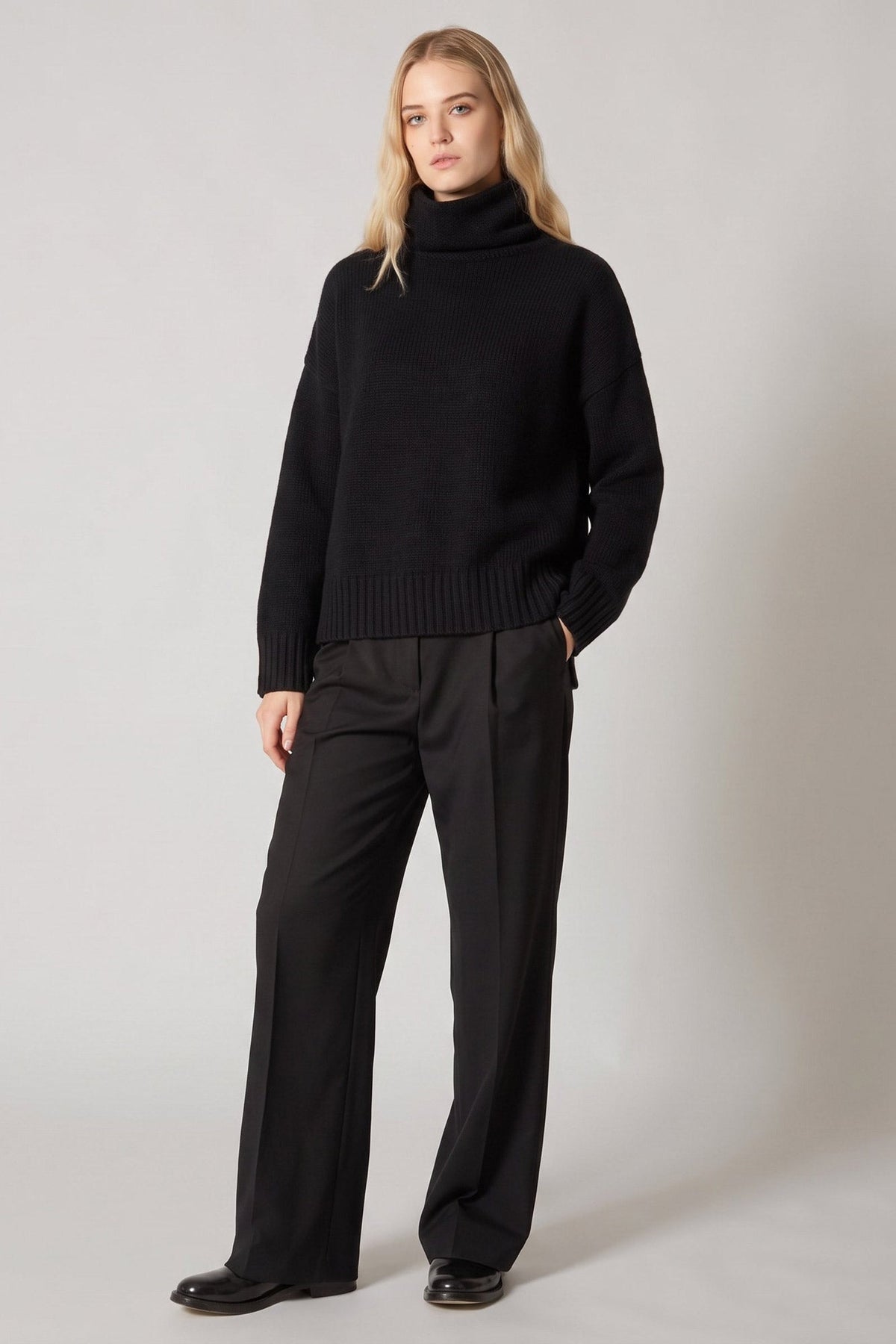 Maglia 8 fili con Collo ad Anello in Puro Cashmere Nero