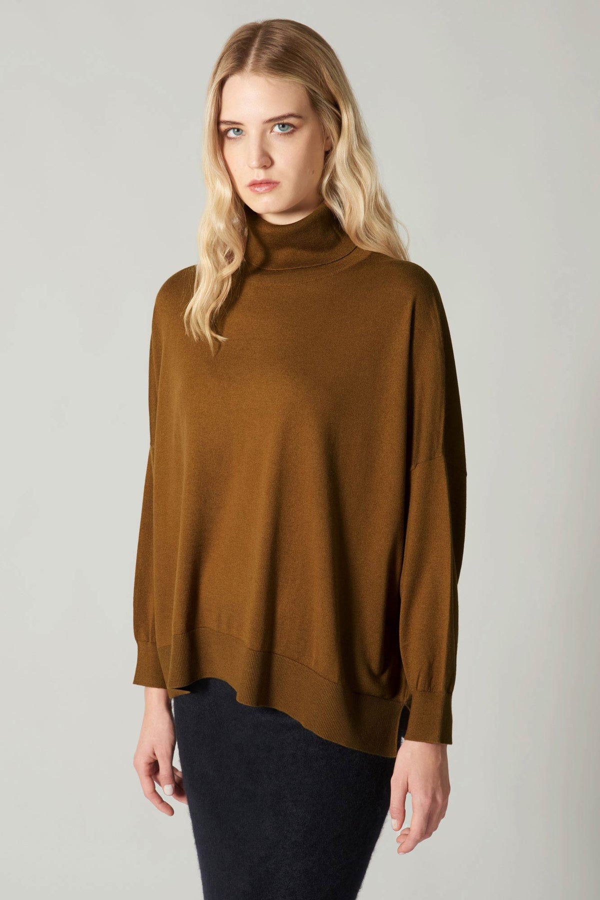 Dolcevita Over in Seta Cashmere Extrafine Grigio