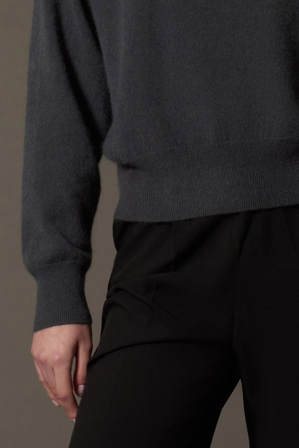 Girocollo Maniche Squadrate in Puro Cashmere Spazzolato Ardesia