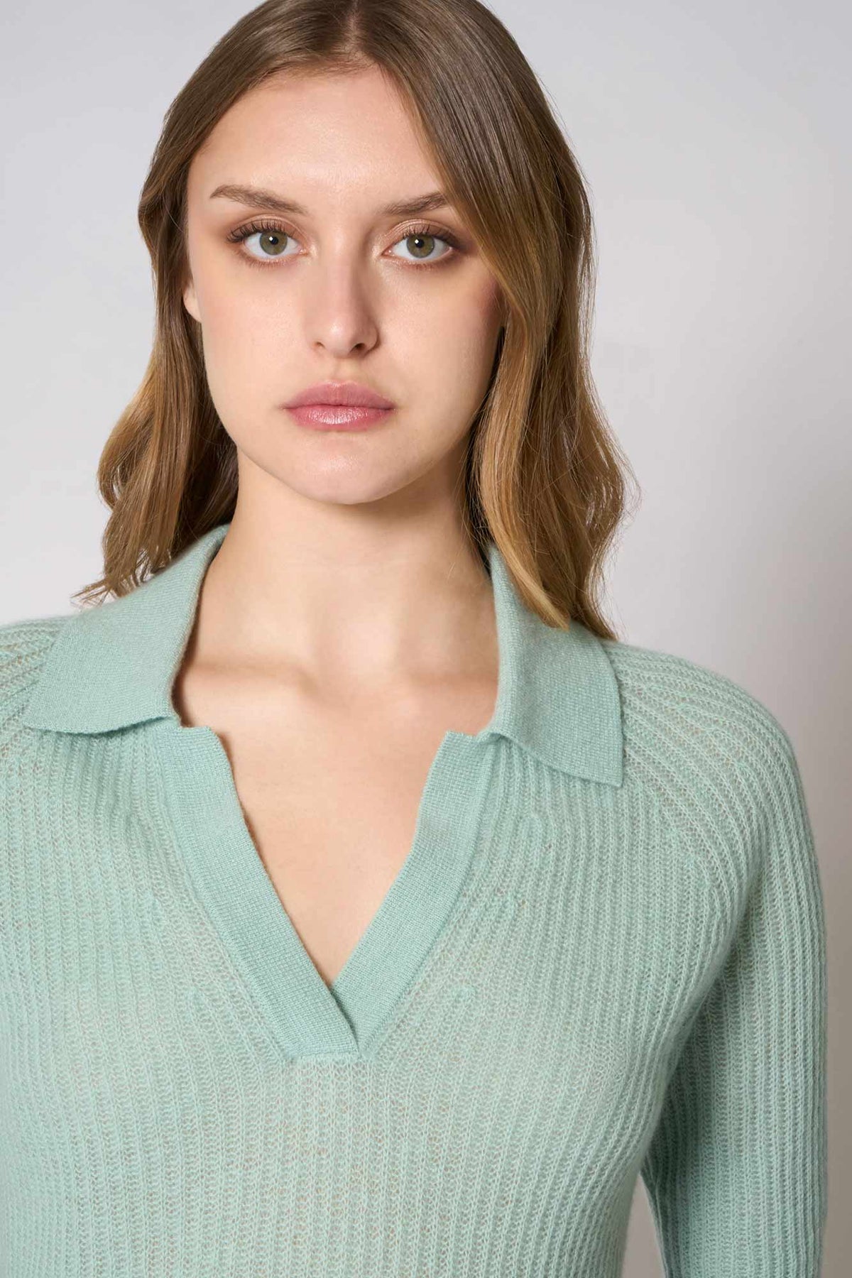 Polo a Costa Inglese in Puro Cashmere Verde Giada