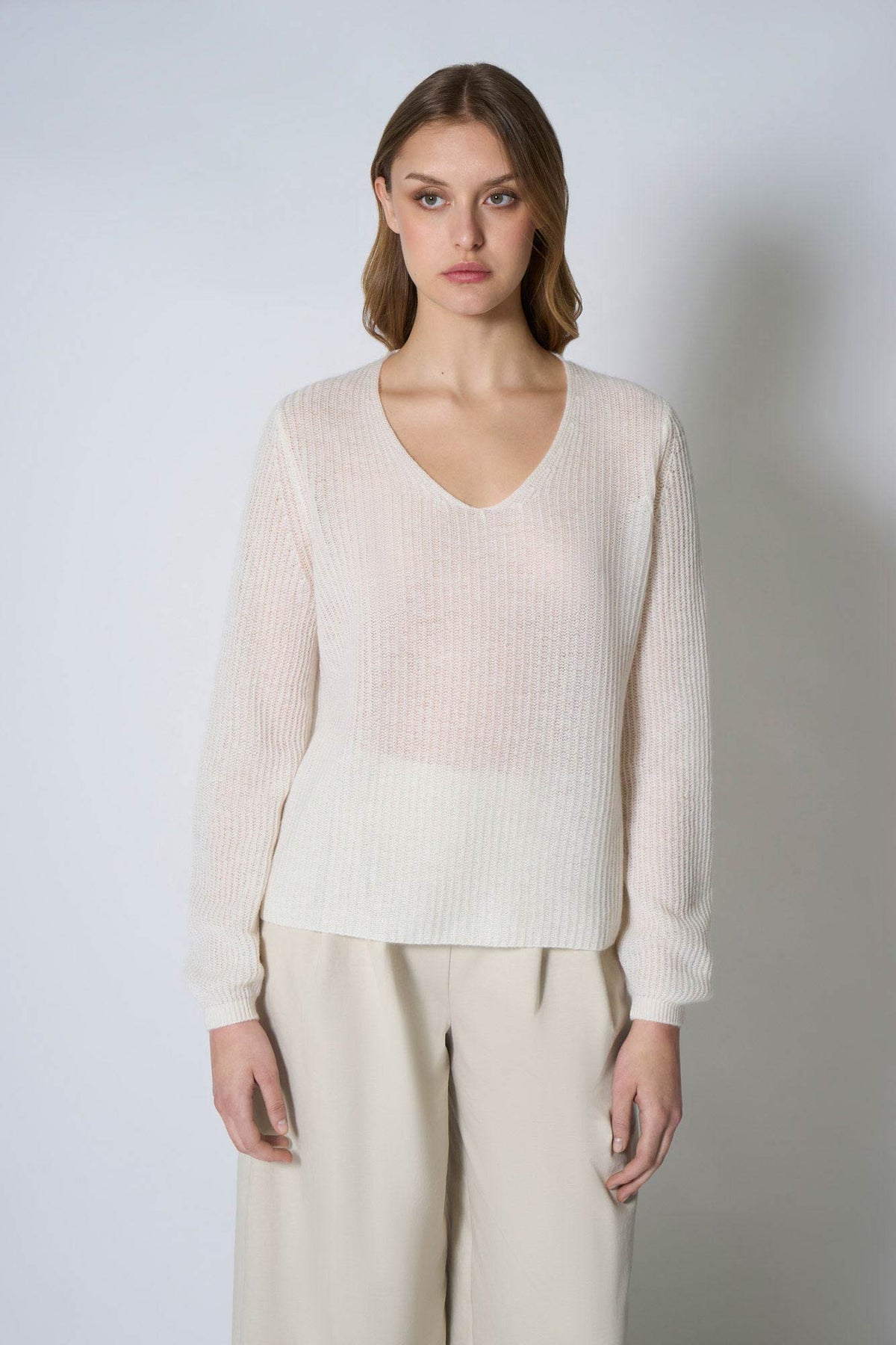 Maglia Scollo a V Costa Inglese in Puro Cashmere Bianco Latte