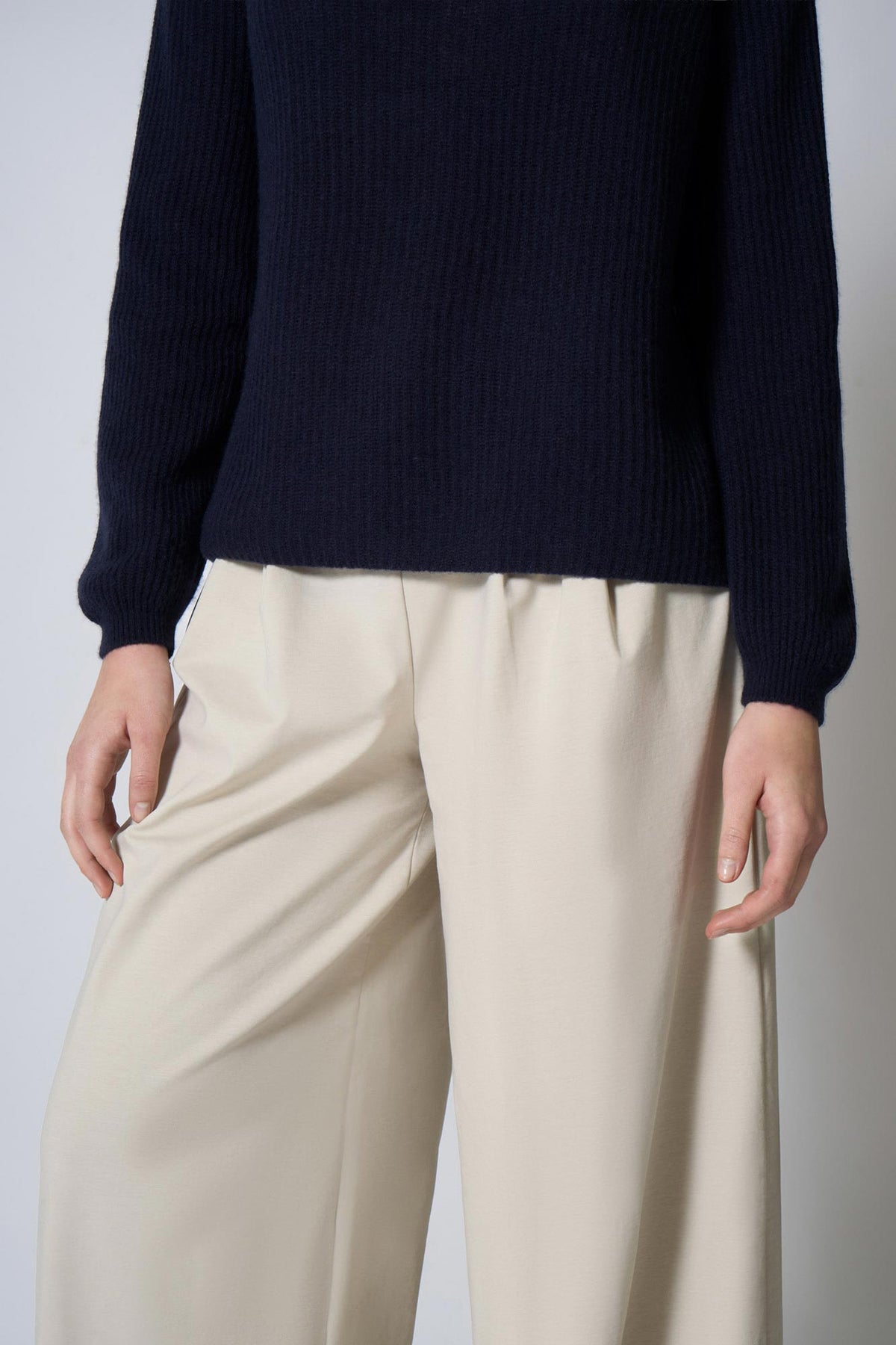 Maglia Scollo a V Costa Inglese in Puro Cashmere Blu Notte