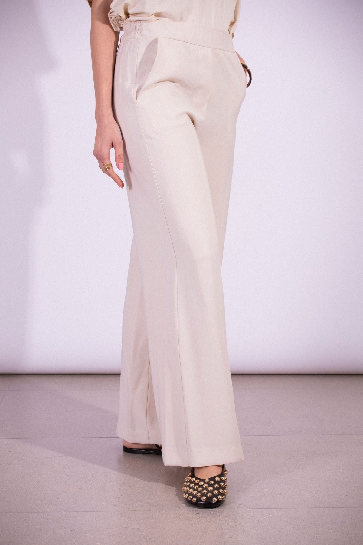 SOKO NI INAI PANTALONE
