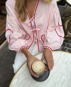Claudia – Blusa Gingham con Fiocco