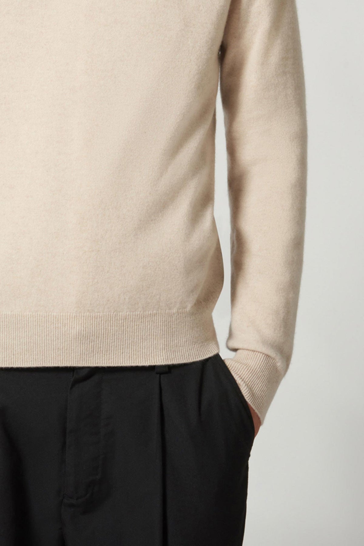 Maglia Scollo a V in Puro Cashmere Avena