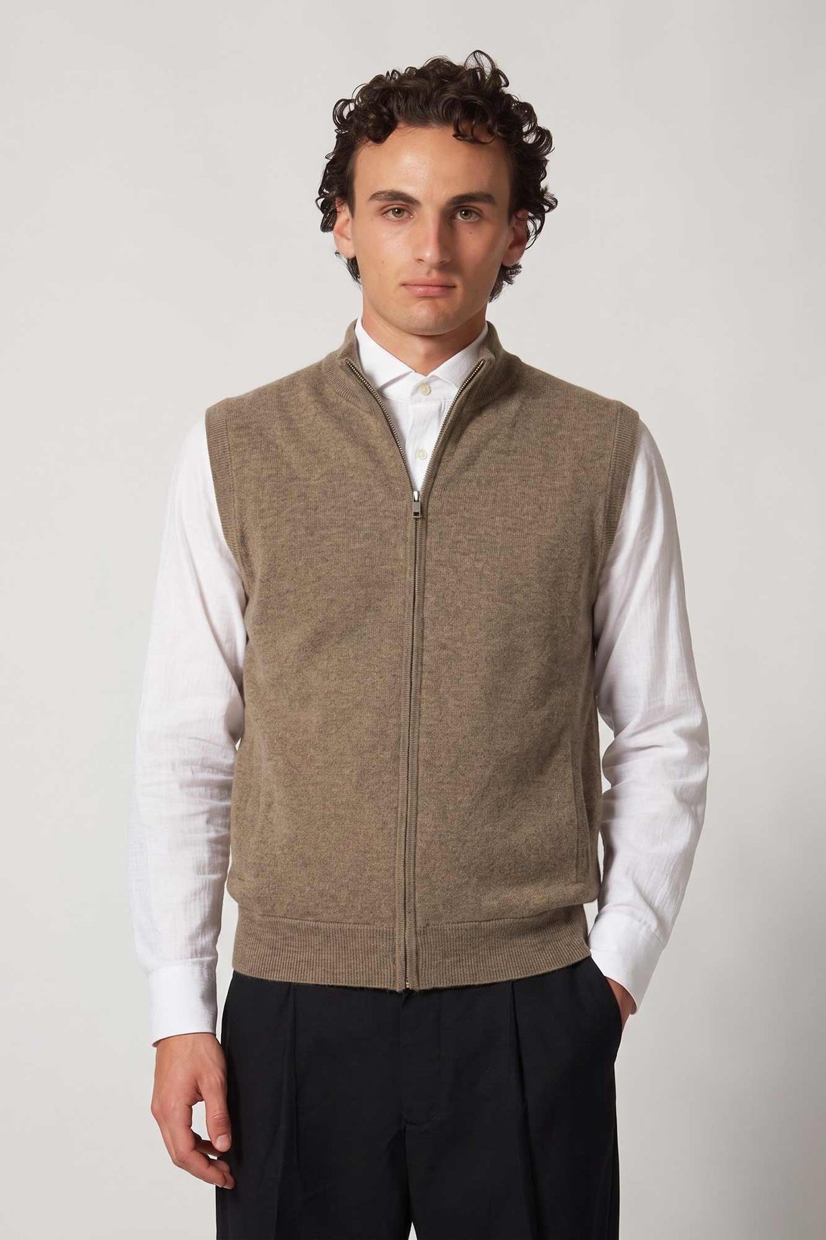 Gilet con Zip in Puro Cashmere Dune