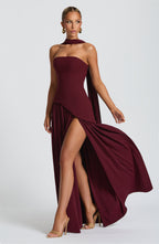 Elara™ | Abito Maxi Scultoreo con Scollo Halter e Spacco Profondo