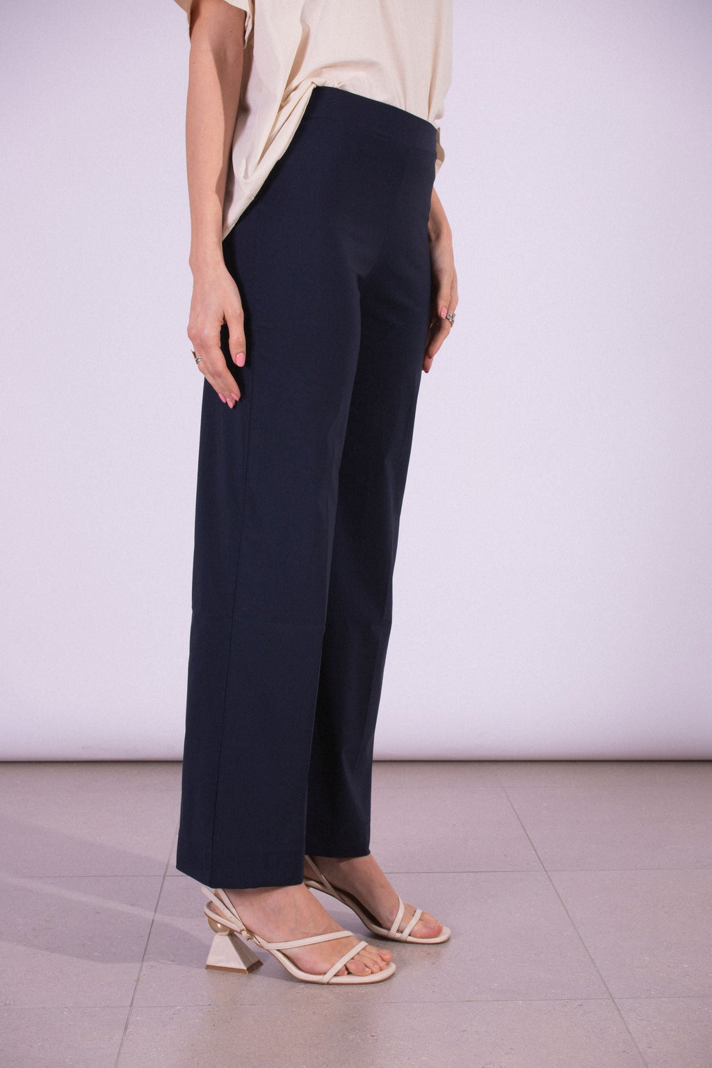 SOKO NI INAI PANTALONE